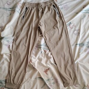 Stretch Active Workout Pant Size Medium. Like New. Biege Khaki